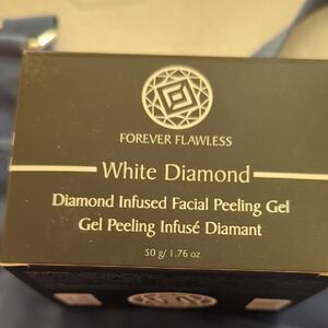 Forever Flawless White Diamond Facial Peeling Gel - NIB NEVER USED